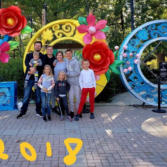 Meet your Posher, Jade - Picture 1 of 1